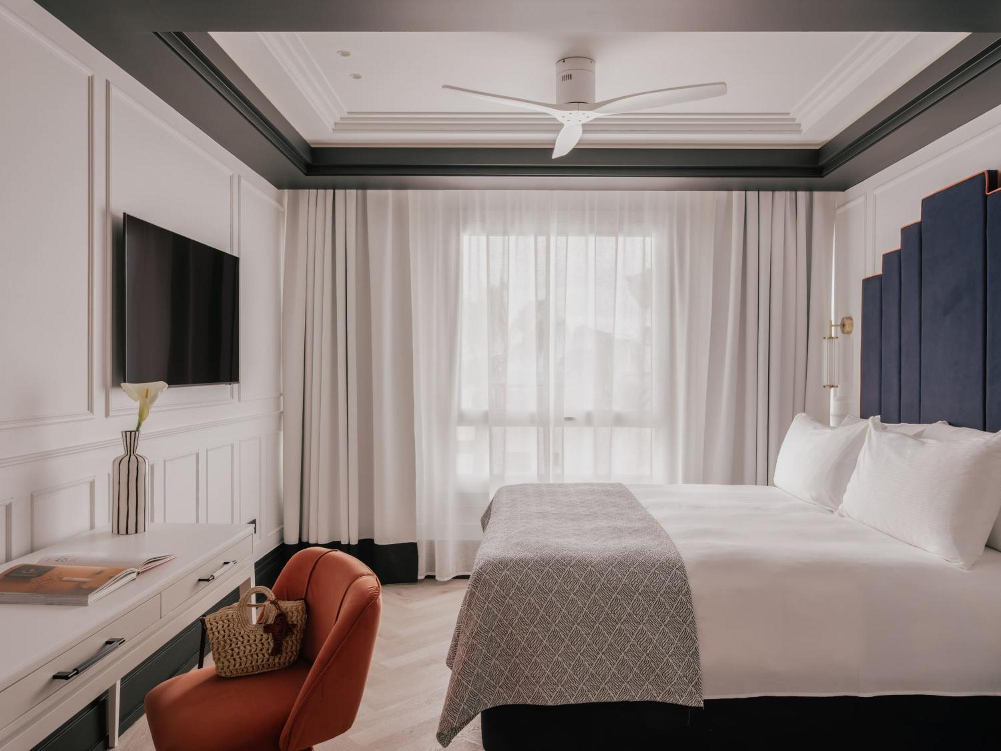 Deluxe Extra Room